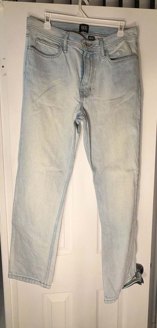 BDG Athletic Straight Jean Size 31x32 Light Wash Denim Pants